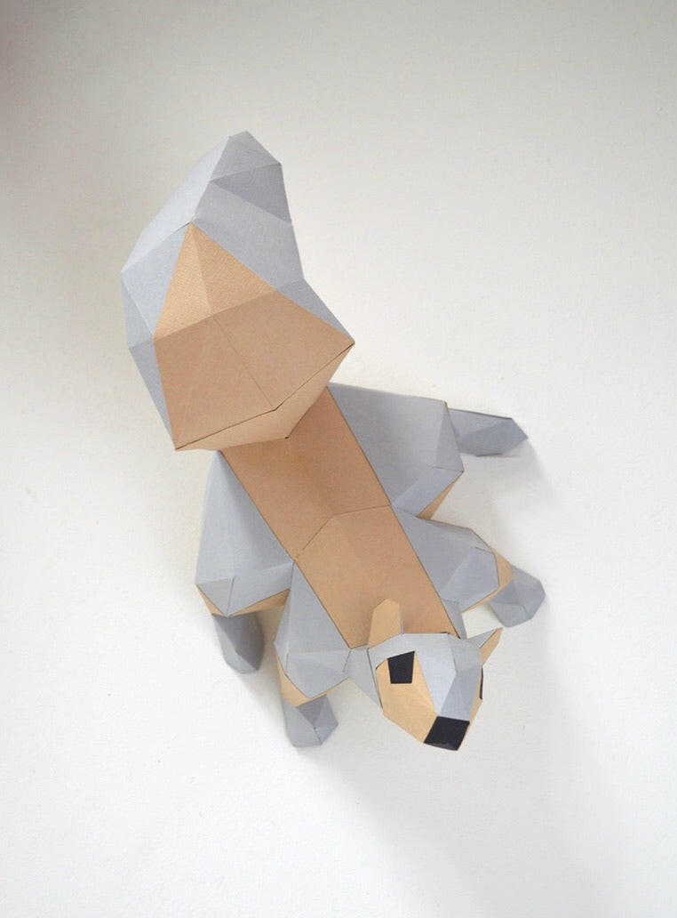 Squirrel on a tree - papercraft kit low-poly style
