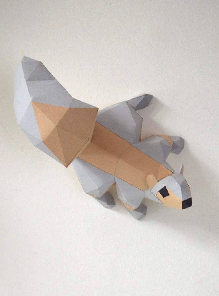 Squirrel on a tree - papercraft kit low-poly style