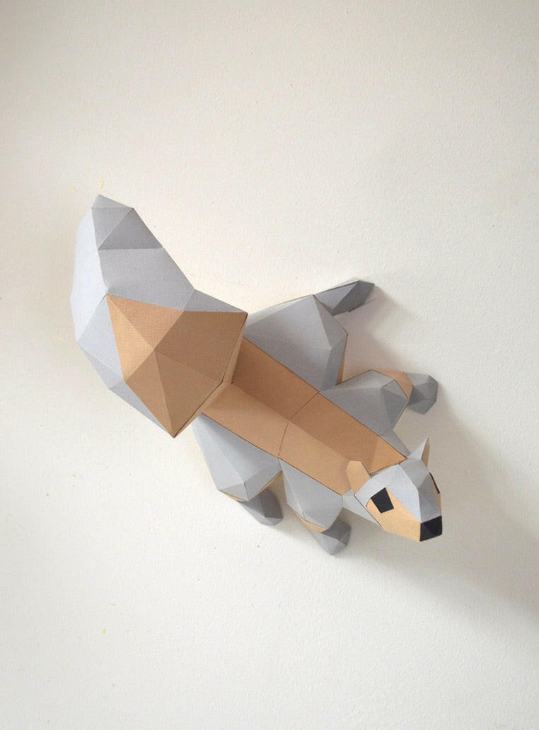 Squirrel on a tree - papercraft kit low-poly style